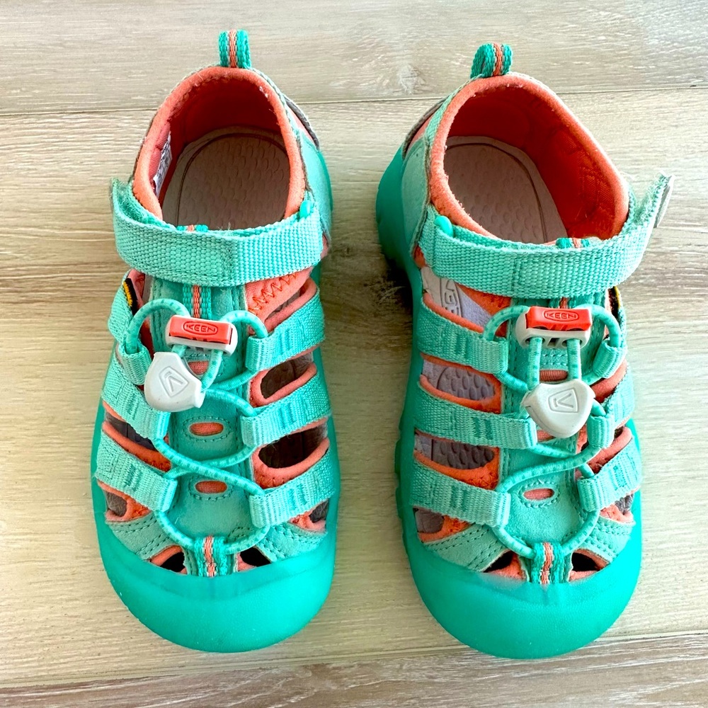 Keen Newport kids sandals,Vintage Caribbean blue. Almost new condition